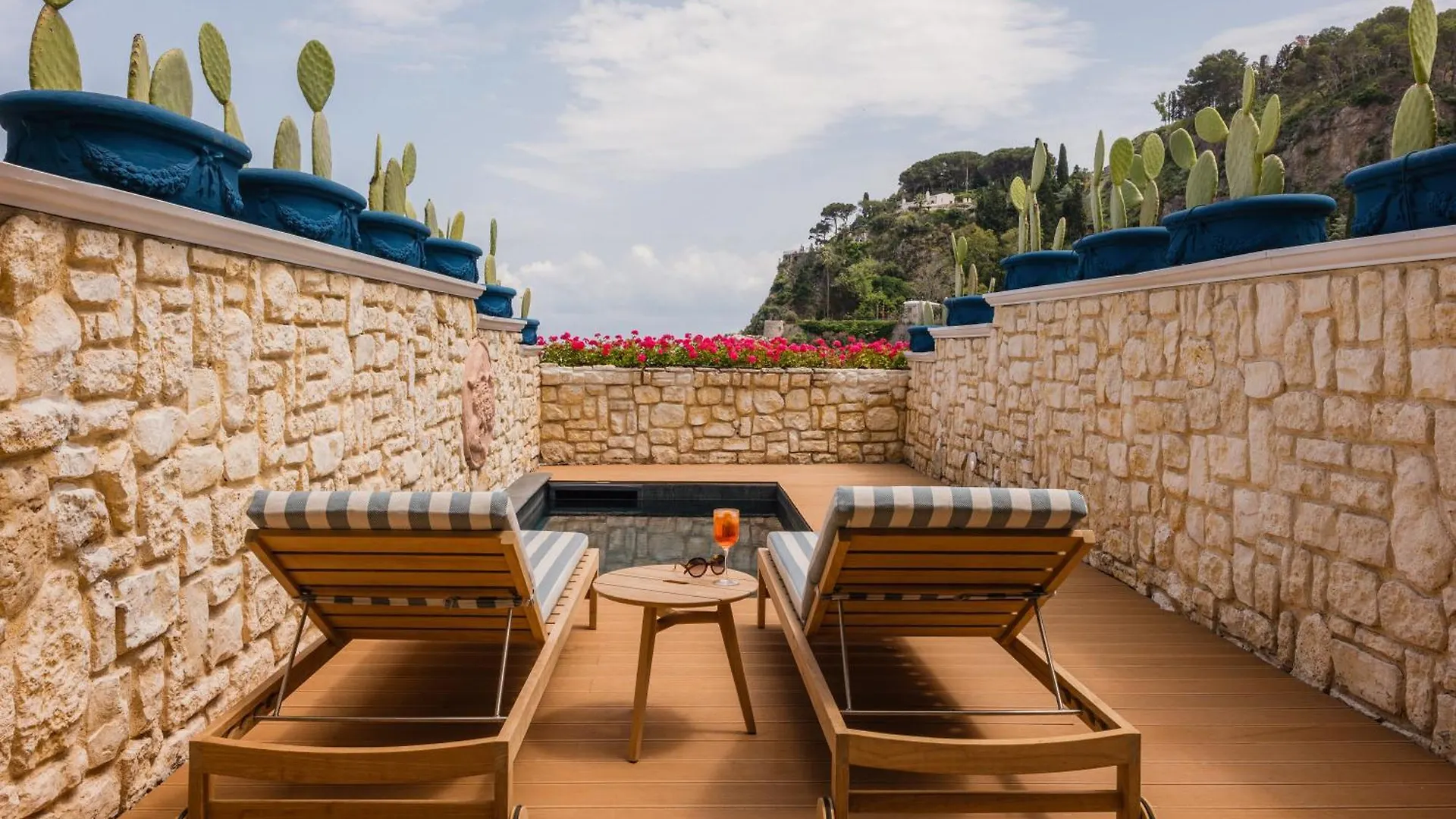 Mazzarò Sea Palace - VRetreats Taormina